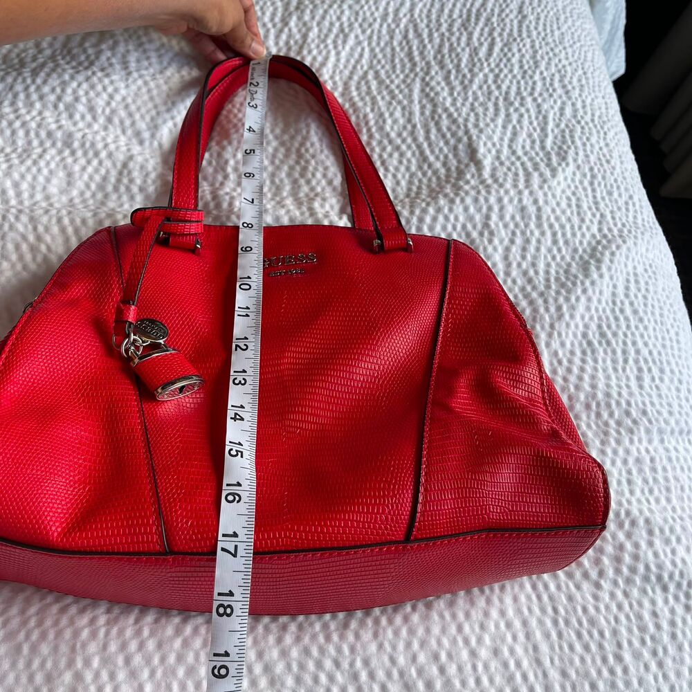 GUESS Est 1981 Red Lizard Embossed Satchel Handbag Shoulder Bag Lock Charm - Picture 9 of 10